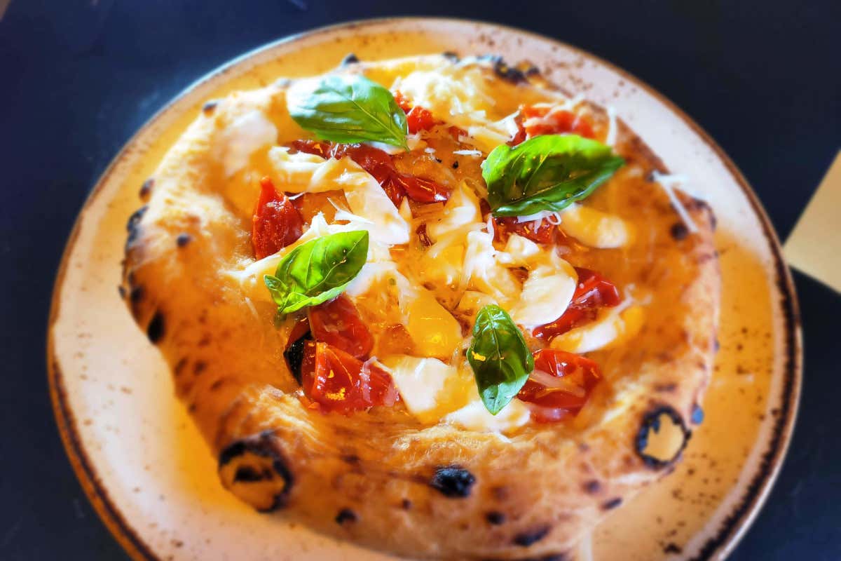 La Montanara vesuviana Da Luigi Cippitelli la vera pizza napoletana