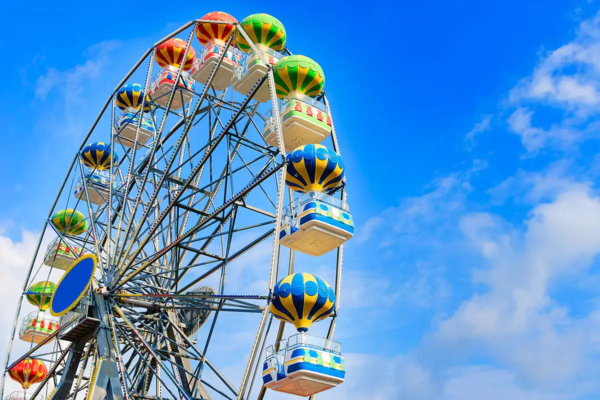 Parchi divertimento e green pass: in un weekend visite dimezzate Il green pass affossa i parchi divertimento: visite dimezzate in un weekend
