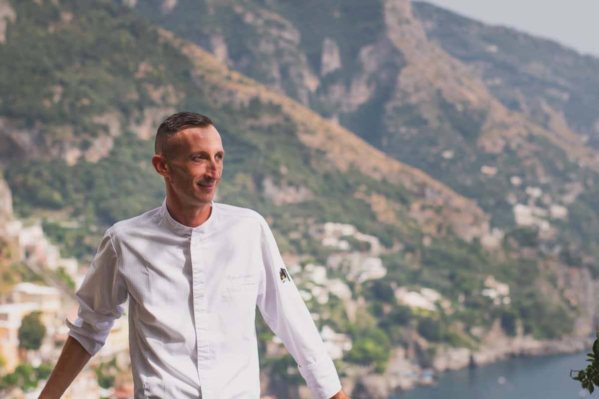 Luna, sospesi tra cielo e mare sulla baia di Positano 