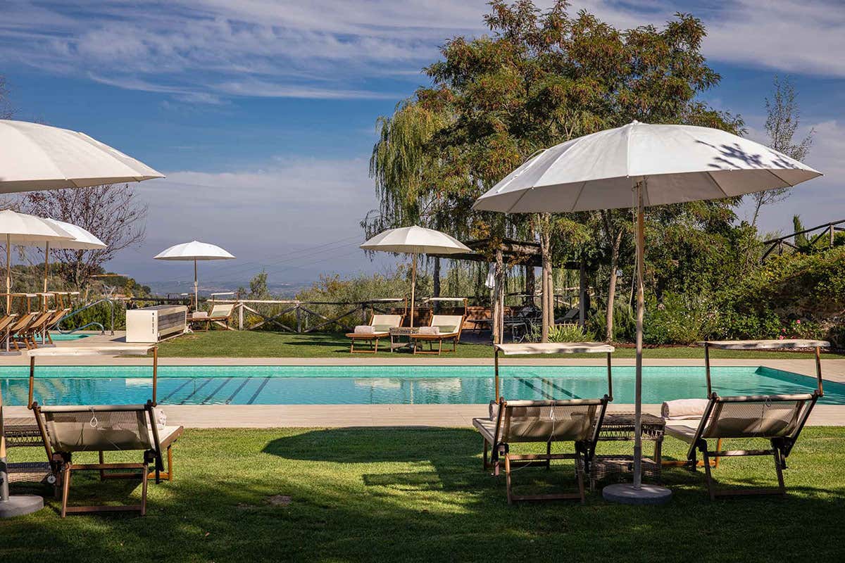 La piscina del Lupaia Toscana relais di charme