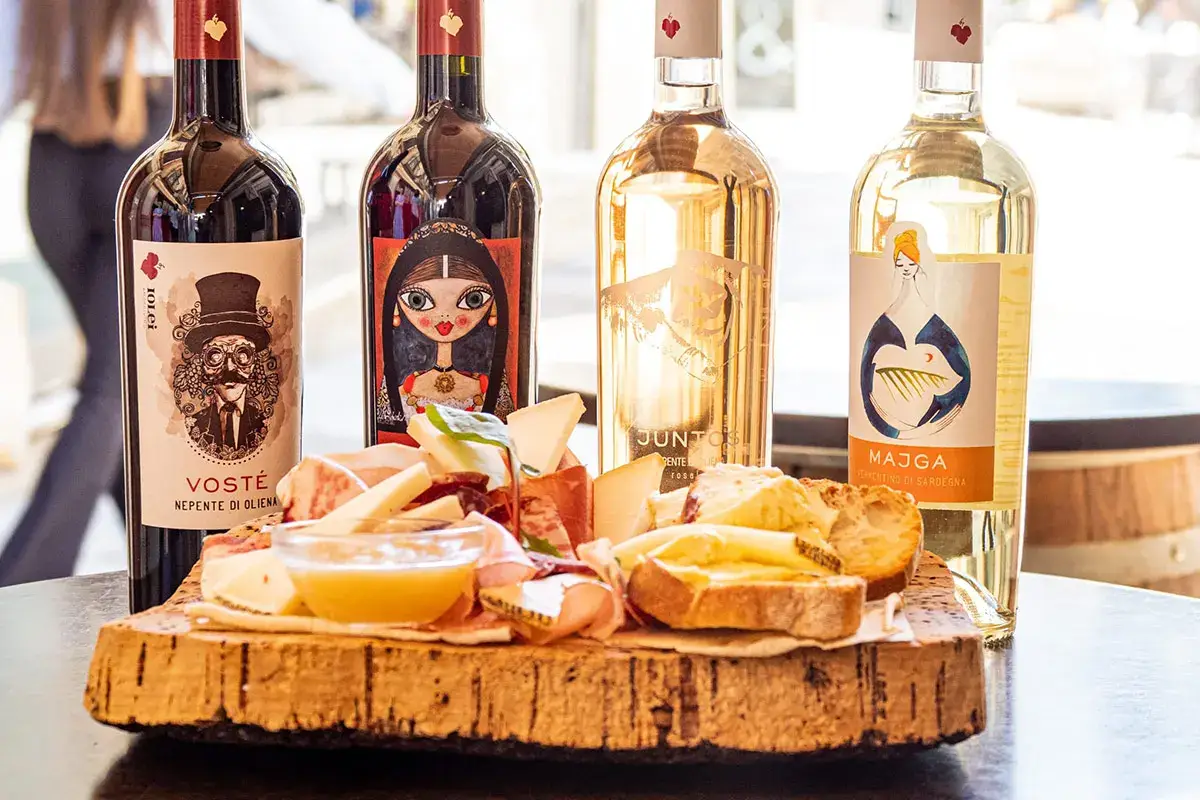 Tagliere in sughero sardo Da BuffHouse un&rsquo;esperienza di gusto e convivialit&agrave; firmata Lusini