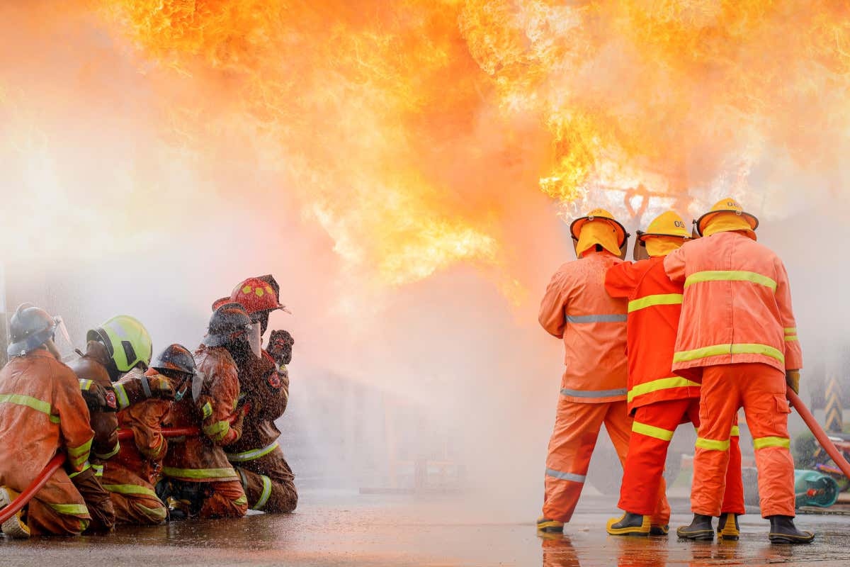 Incendio all'aeroporto di Luton ritardi nei voli europei e internazionali