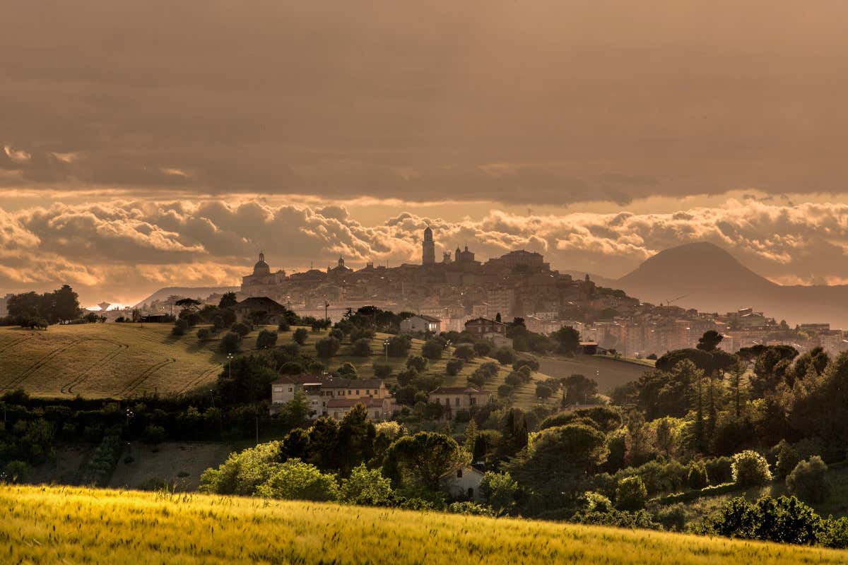 Macerata (foto Zanconi) Il Grand Tour delle Marche fa tappa a Serrapetrona e Macerata