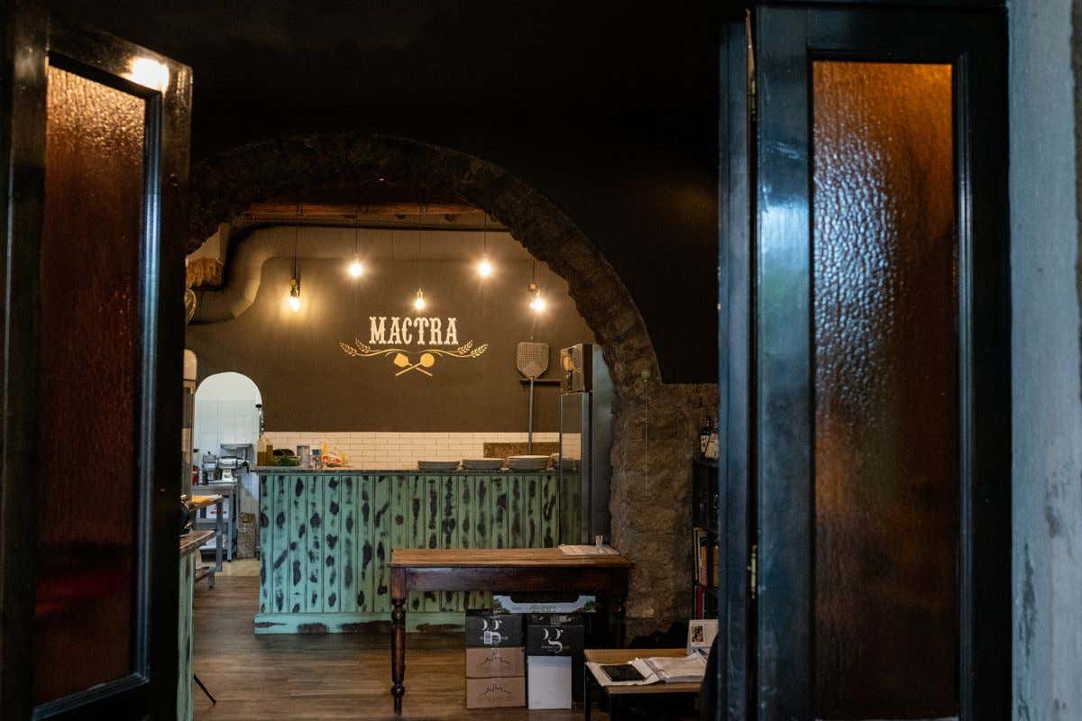 Una delle migliori pizzerie del viterbese è Mactra, nel borgo di Vitorchiano Una delle migliori pizzerie del viterbese è Mactra, nel borgo di Vitorchiano