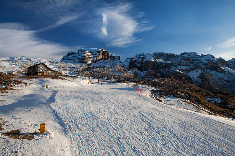 (Colazione e discesa all’alba Sciata speciale a Campiglio) (Colazione e discesa all’alba Sciata speciale a Campiglio)