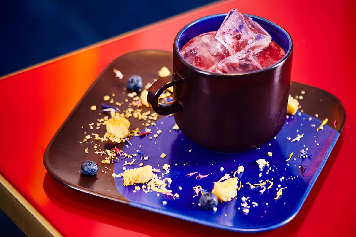 Il ghiaccio &egrave; un ingrediente che aiuta, guarnisce e mantiene composizioni, piatti e cocktail &pound;$I Maestri raccontano...$&pound; Dare il giusto valore al ghiaccio nella ricetta