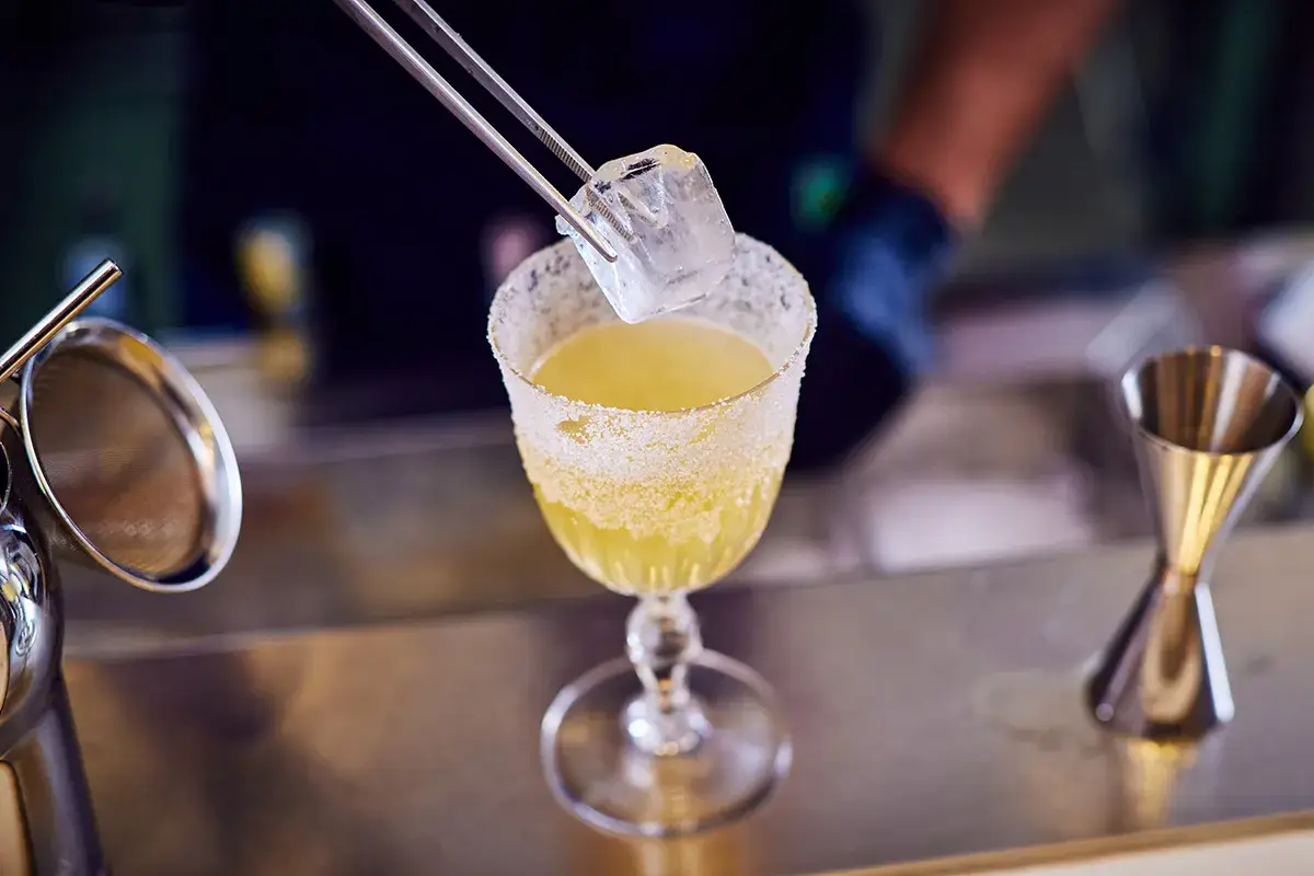 La temperatura di un cocktail nel servizio &egrave; fondamentale &pound;$I Maestri raccontano...$&pound; Dare il giusto valore al ghiaccio nella ricetta