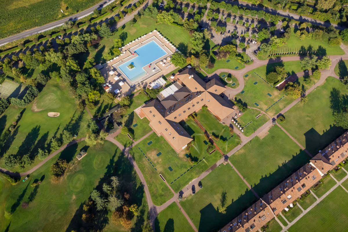 Sosta gourmet tra una buca e l’altra al Maio Restaurant del Golf Club Tolcinasco Sosta gourmet tra una buca e l’altra al Maio Restaurant del Golf Club Tolcinasco