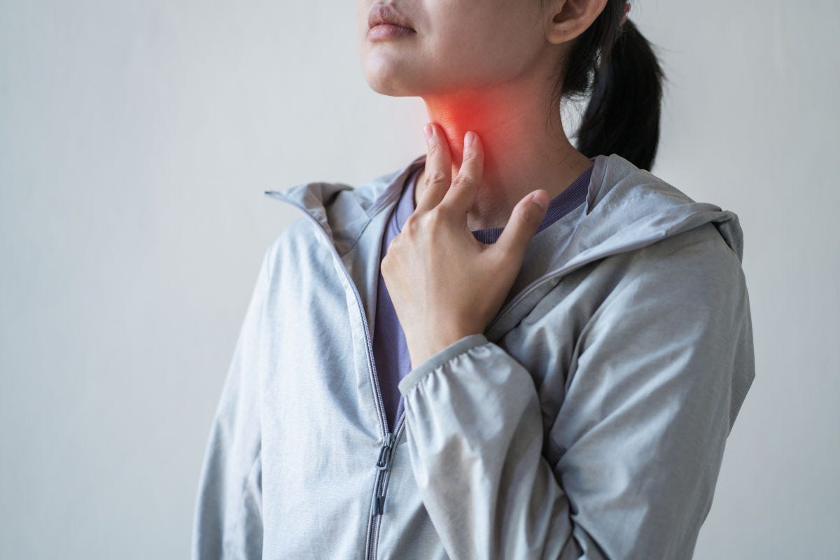 I mal di gola non sono tutti uguali: le differenze e i consigli per l'alimentazione