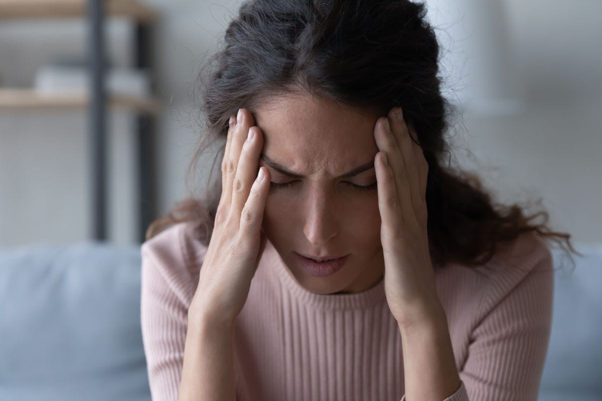Mal di testa cronico: come riconoscerlo e curarlo