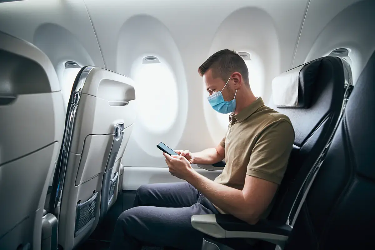 Nove contagiati sul volo Malta-Pescara e scatta la quarantena per tutti i passeggeri Nove contagiati su un volo da Malta. Tutto i passeggeri in isolamento