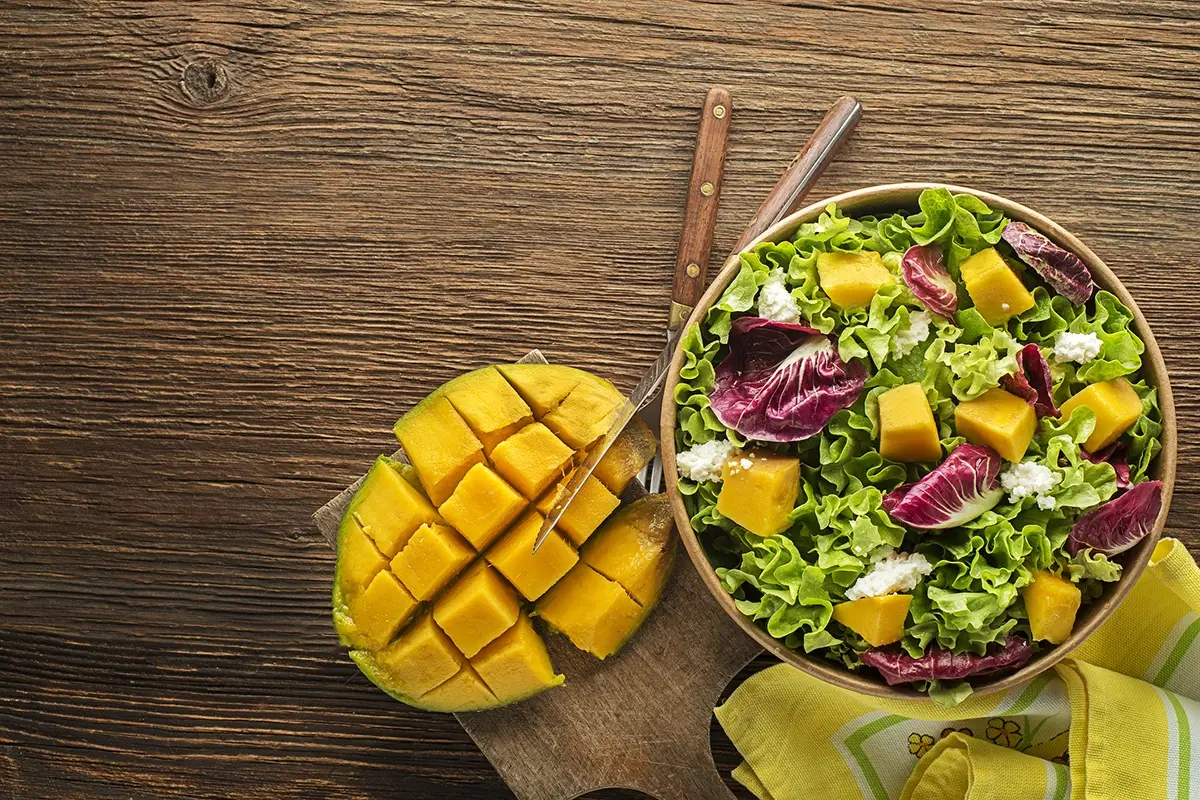 Il mango, delizioso supereroe della frutta Perch&eacute; magiare il mangotutti i benefici del frutto esotico