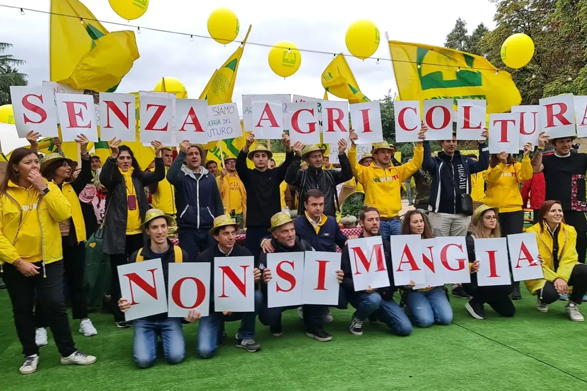La protesta di Coldiretti a Milano&nbsp; Prezzi alle stelle, nel carrello della spesa sempre meno qualit&agrave;