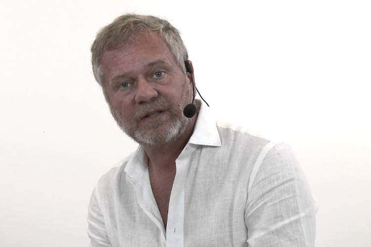 Fulvio Marcello Zendrini Zendrini: «Il vero malato è la TerraE a distruggerla siamo solo noi» Fulvio Marcello Zendrini Zendrini: «Il vero malato è la TerraE a distruggerla siamo solo noi»