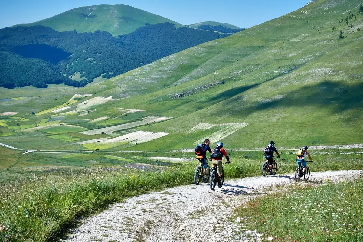 Anello ascolano Scoprire l'Italia in bicicletta, ecco le ciclovie pi&ugrave; green