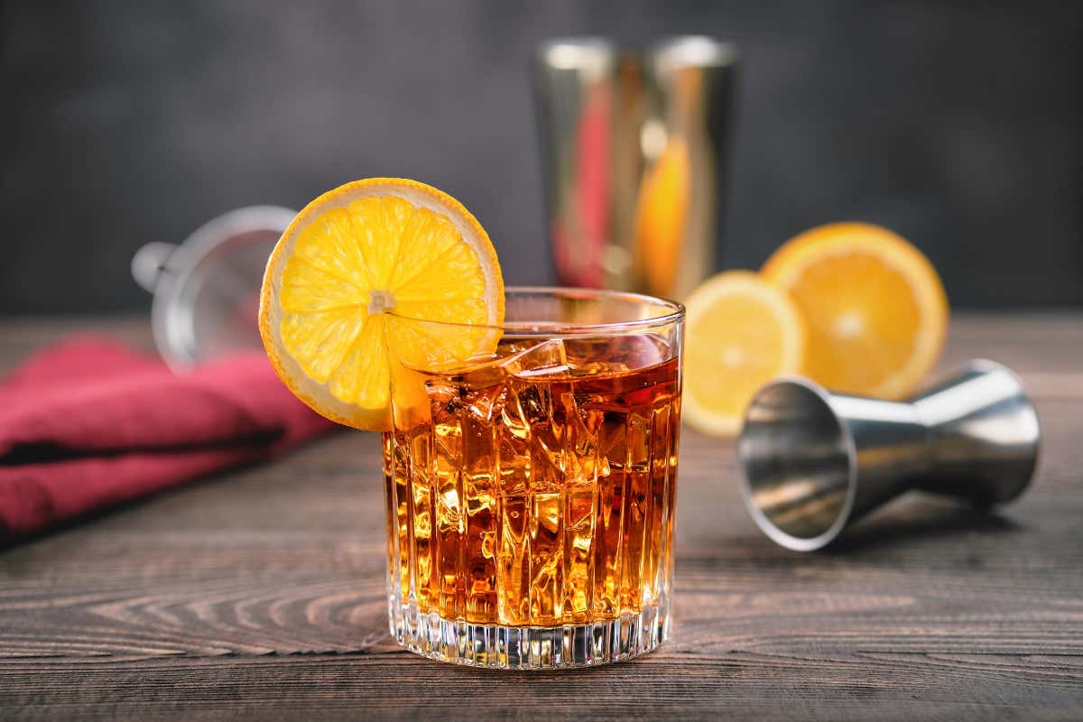 Il ritorno degli amari nei cocktail, tra tradizione e innovazione nella mixology Il ritorno degli amari nei cocktail, tra tradizione e innovazione nella mixology