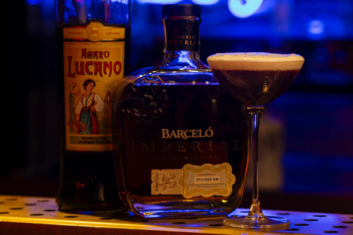 Il ritorno degli amari nei cocktail, tra tradizione e innovazione nella mixology Il ritorno degli amari nei cocktail, tra tradizione e innovazione nella mixology