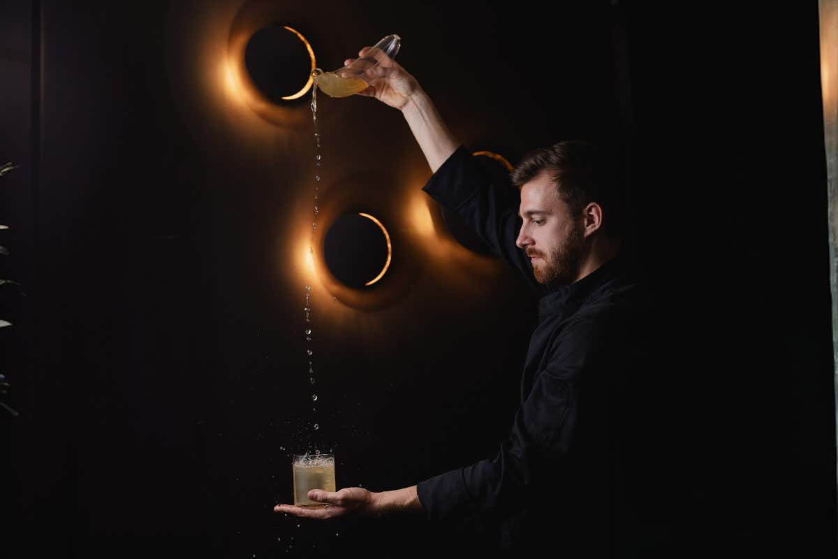 Il ritorno degli amari nei cocktail, tra tradizione e innovazione nella mixology Il ritorno degli amari nei cocktail, tra tradizione e innovazione nella mixology