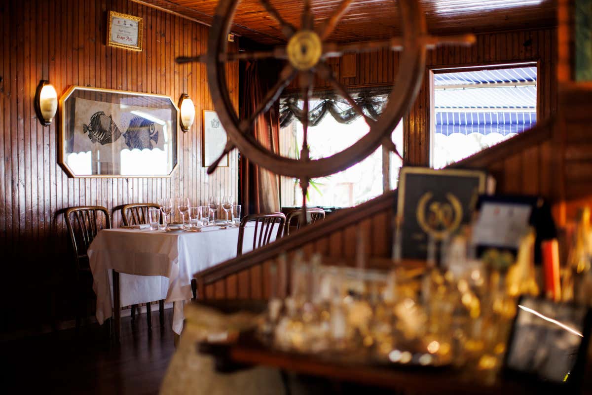 Gli interni del Marco Polo  Marco Polo, il ritorno a Ventimiglia di Diego Pani