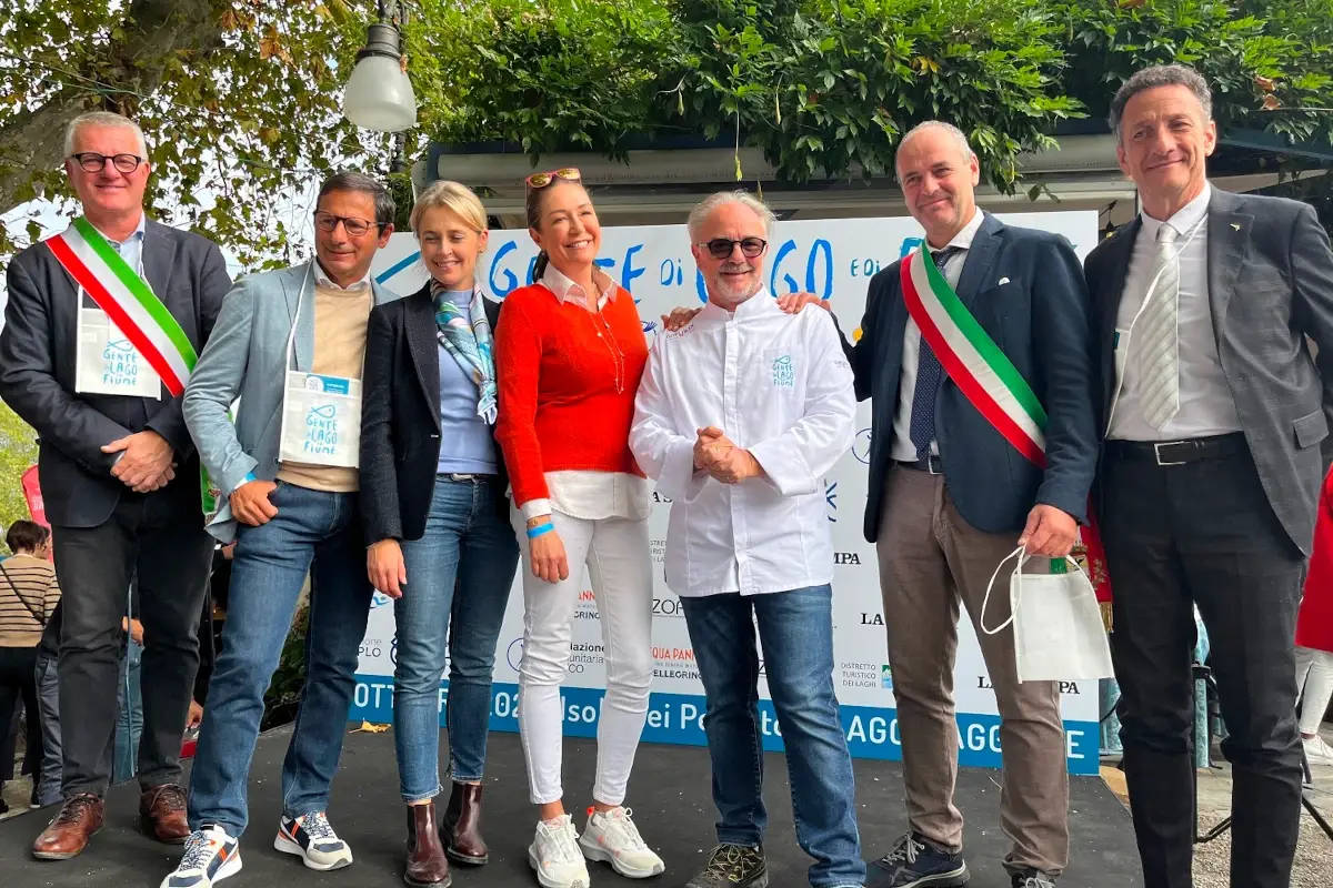 Al centro lo chef Marco Sacco, ideatore di Gente di Lago e di Fiume&nbsp; 