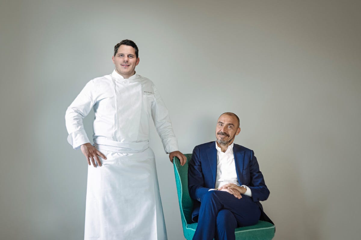 Lo chef Marco Bernardo e Salvatore Madonna Hotel Byron a Forte dei Marmi 18 nuove suite tra mare cucina e arte