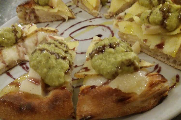 (Marzia Buzzanca ospite di Sbanco festeggia l&rsquo;anniversario del locale)