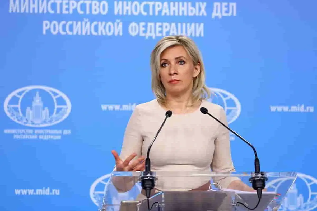 Maria Zakharova Russia: &laquo;In Ucraina vietati i libri di cucina borscht&raquo;. Colpa della vodka?