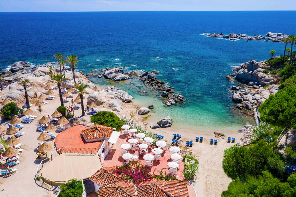 In Sardegna c'è un resort dove natura, benessere e animali selvatici convivono