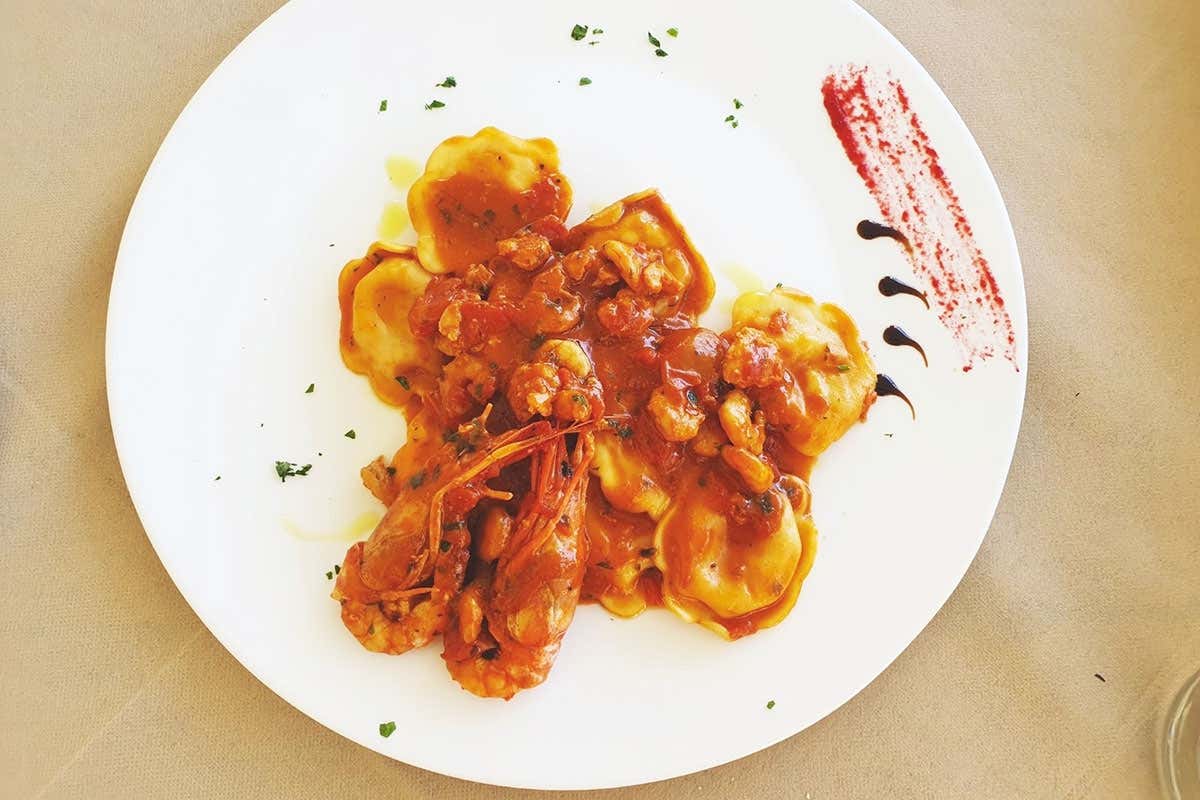 Il ristorante a Gallipoli che sceglie il pesce quando è ancora in mare