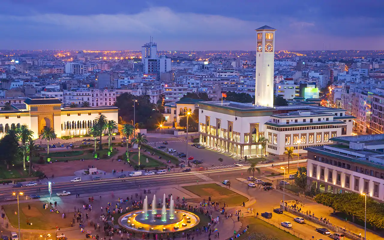 Piazza Mohammed V a Casablanca Il Marocco apre la stagione estiva: attesi 3,5 milioni di turisti