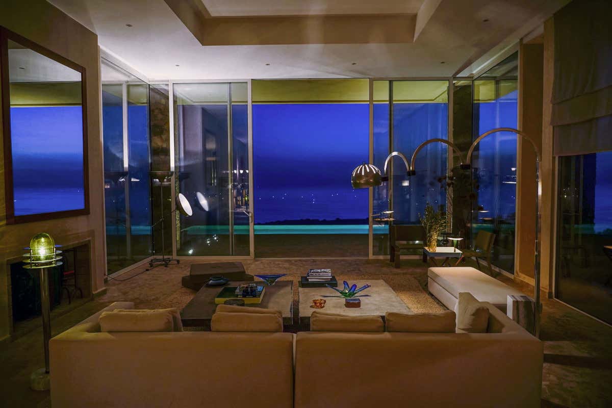 La Fiermontina Ocean, veduta notturna di un interno (foto E. Ferramosca) La Fiermontina Ocean: eco ritiro tra campagna e oceano