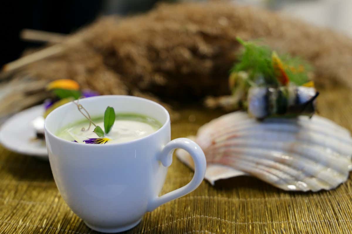 Cappuccino di crema di finocchio  Il lusso di JW Marriott Venice, cucina stellata e sport all'aria aperta