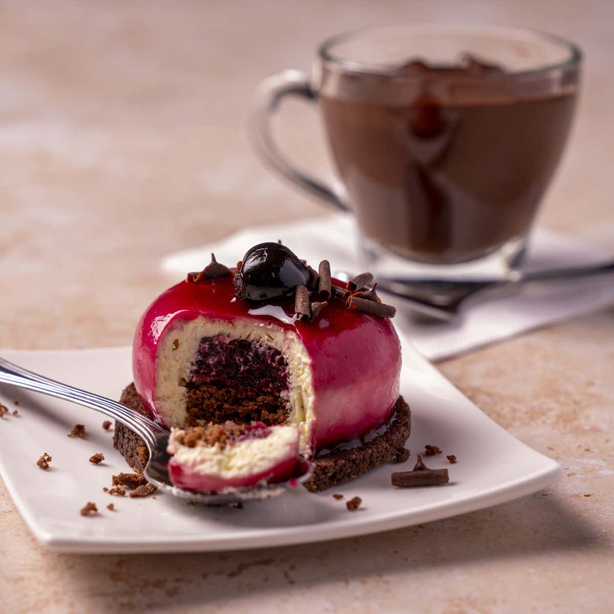 La Monoporzione Foresta nera, con inserto ai frutti rossi