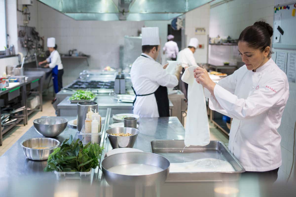 «La cucina non è sacrificio, è vita»: la lezione di Rosanna Marziale «La cucina non è sacrificio, è vita»: la lezione di Rosanna Marziale