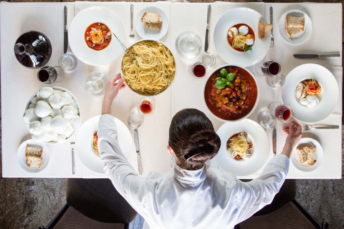 «La cucina non è sacrificio, è vita»: la lezione di Rosanna Marziale «La cucina non è sacrificio, è vita»: la lezione di Rosanna Marziale