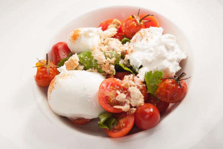 Caprese e tarallo (Rosanna Marziale, Le Colonne *)  L'Italia di Mancini va sulle stelle. Ecco come la celebrano gli stellati