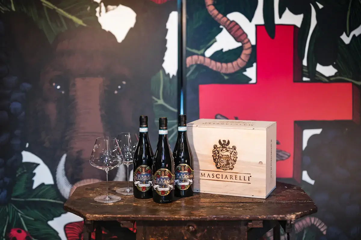 Etichette e installazioni per i 40 anni di Masciarelli Tenuta Agricola Masciarelli, per il 40&deg; anniversario il vino si fa arte fra etichette e installazioni