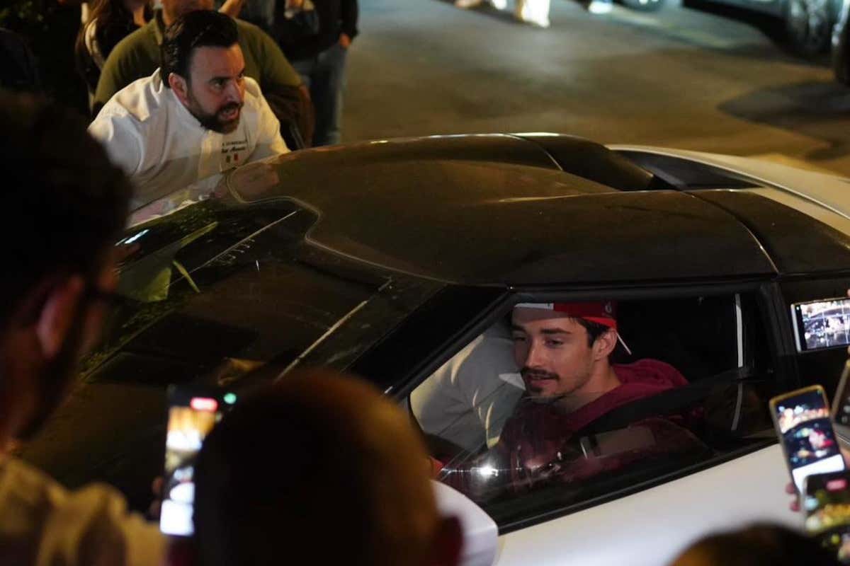 Mascia guida Leclerc in retromarcia e la cucina italiana verso la semplicità