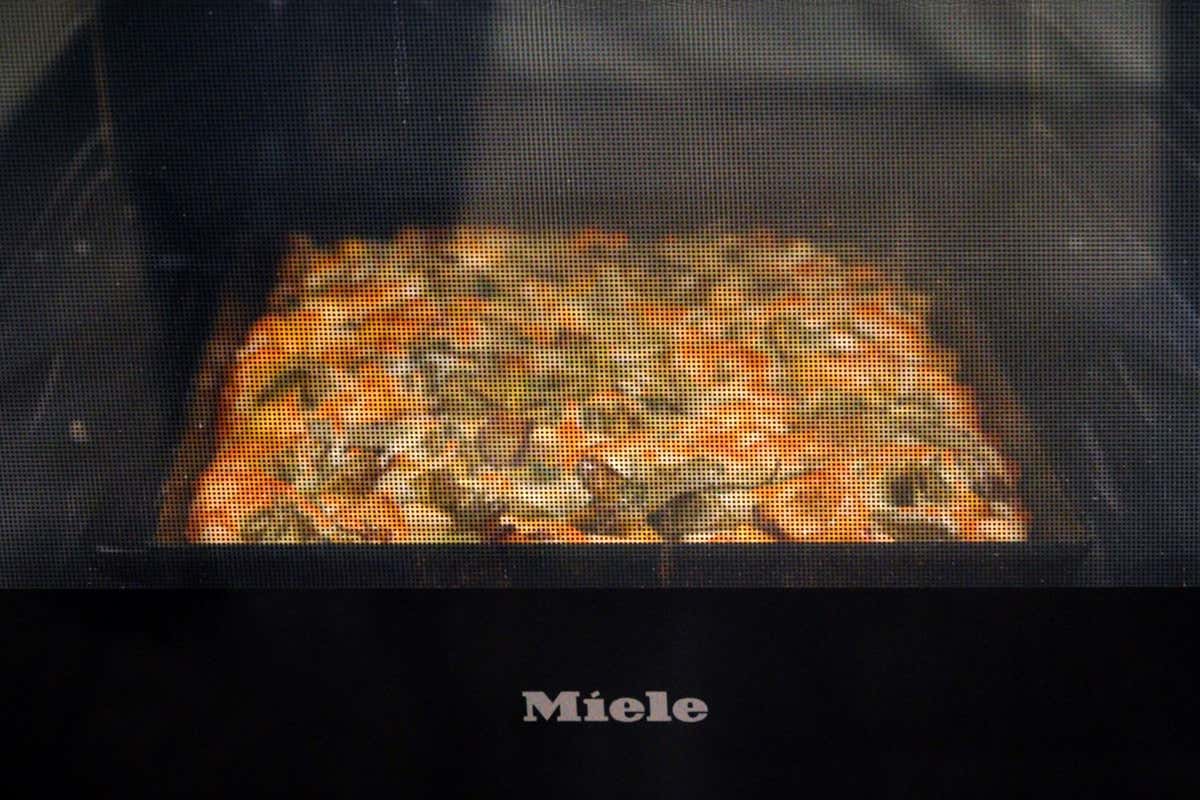 A Roma la masterclass per fare una pizza romana d’autore nel forno di casa