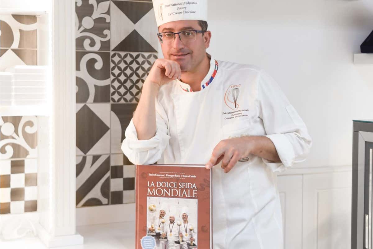 Matteo Cutolo quando ha vinto il Campionato del mondo di pasticceria La pasticceria del futuro? “Attenta alle innovazioni, ma senza dimenticare le tradizioni”