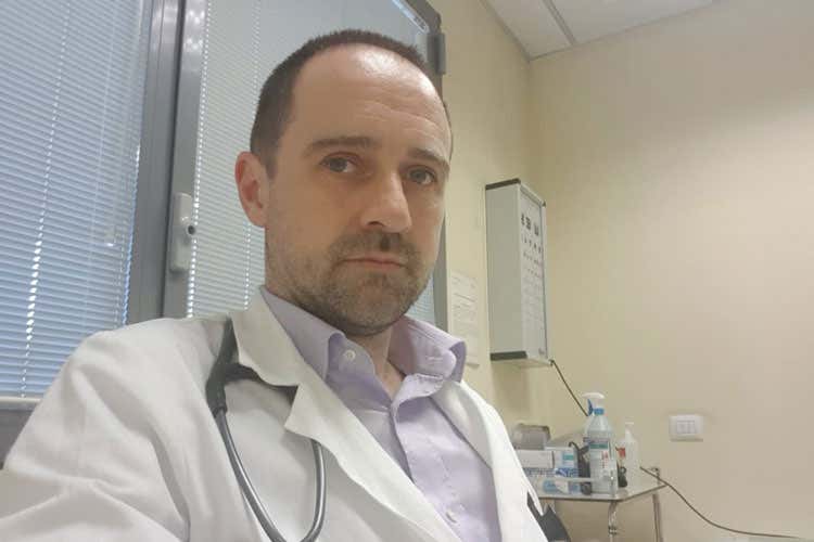 Matteo Riva - Distanze, regole inapplicabiliper bar, ristoranti e negozi