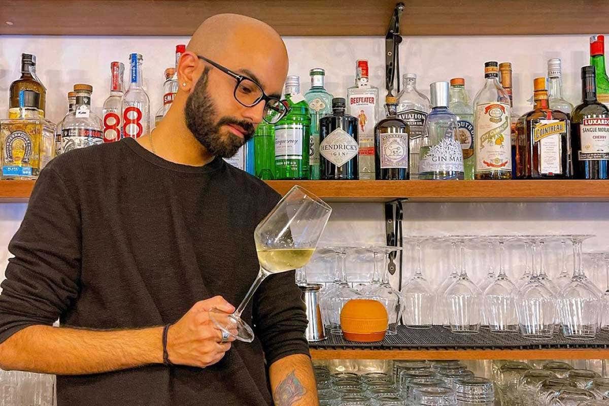 Mathew, gestore della pizzeria-ristorante Cimarra 4 La nuova vita di Cimarra 4, la risto-pizzeria romana con un tocco indiano