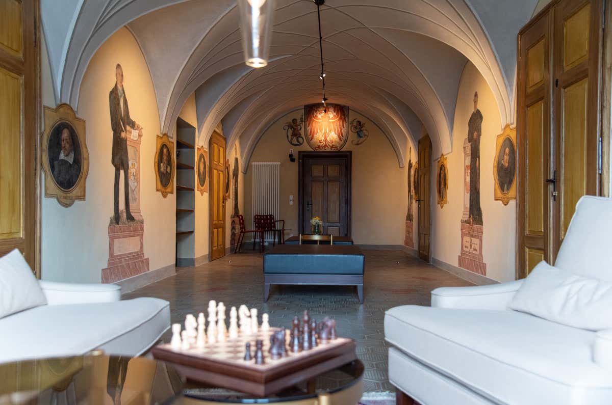 Castello di Maurn Sciare senza code o dormire in una galleria d’arte? 7 esperienze per un viaggio indimenticabile