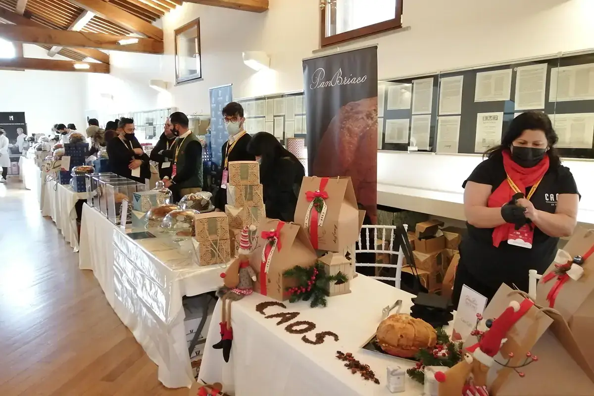 A Maximo Panettone spazio anche agli assaggi del pubblico Bonfitt-Cattive Compagnie e Pasticceria Barberini, ex aequo al Panettone Maximo 2021