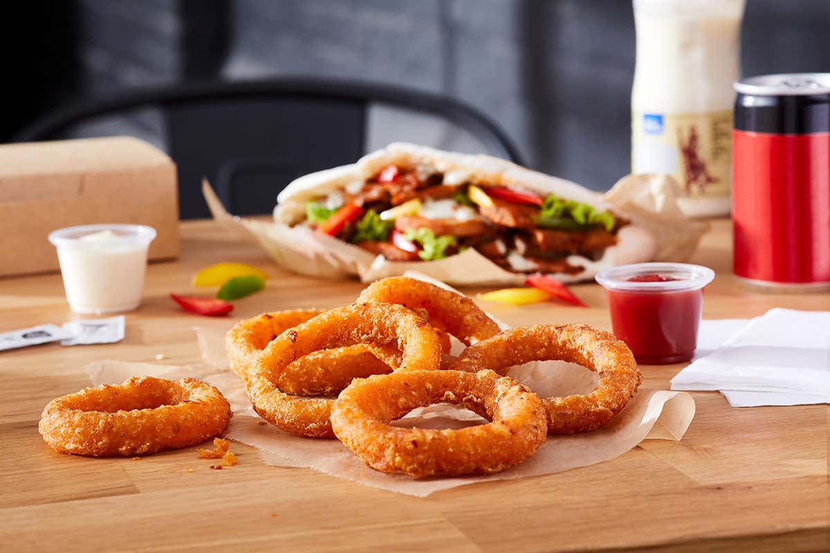 Anelli di Cipolla Pastellati Spicy Anelli di Cipolla McCain, gli appetizer redditizi che non possono mancare nel menu
