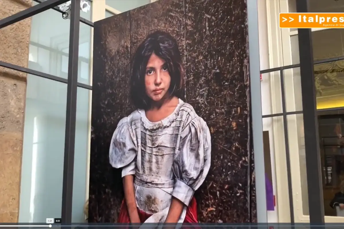 A Palermo la mostra-denuncia di McCurry per le donne afghane