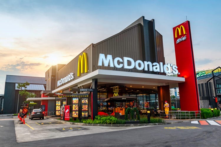 Bambini di 10 anni al lavoro non pagati: scoperta shock in un McDonald's in Kentucky