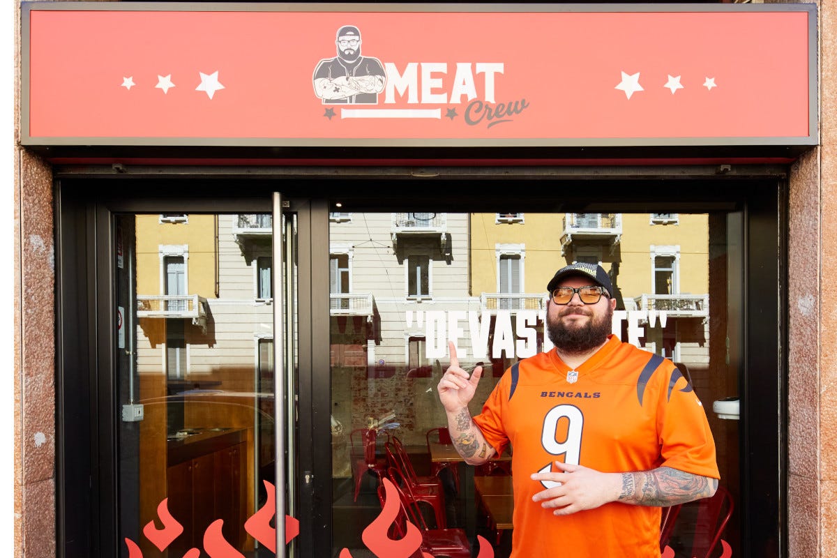 Meat Crow, il primo ristorante di Mocho ha aperto a Milano Apre Meat Crew il primo ristorante del blogger Mocho