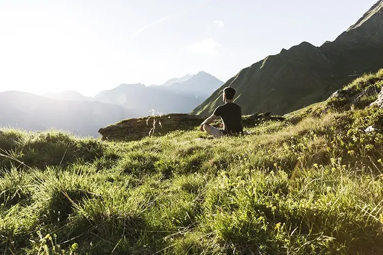 Gli hot spots dove praticare immersi nella bellezza della natura Yoga e meditazione in vacanza? Ecco gli indirizzi pi&ugrave; spettacolari