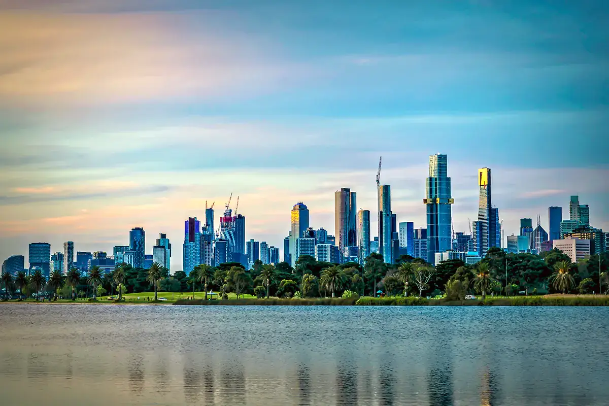 Lo skyline di Melbourne A Melbourne finisce il lockdown pi&ugrave; lungo del mondo
